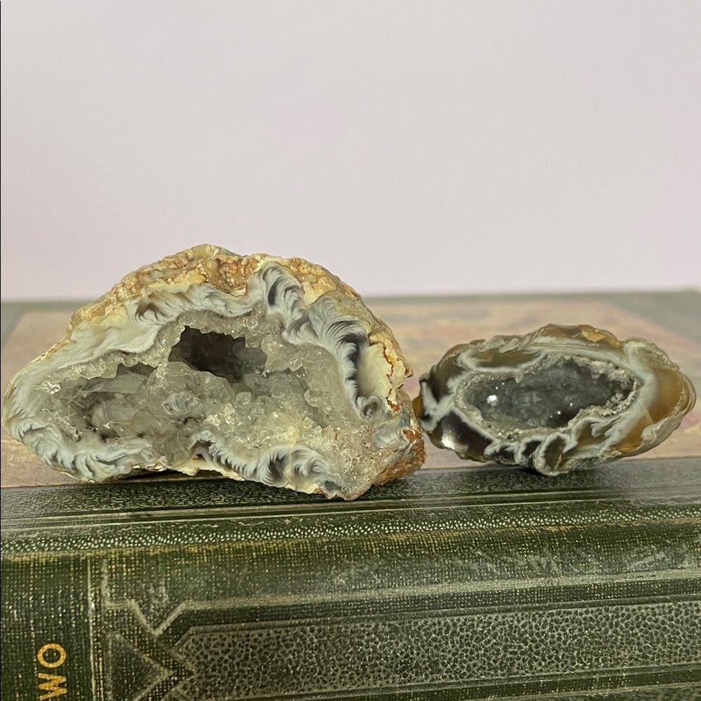 Natural las choyas Geodes Pair